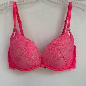 SEXY LITTLE THINGS 34D